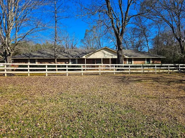 517 An County Rd #147, Palestine, TX 75801