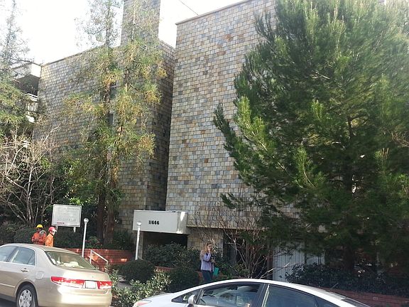 4th image of 11666 Montana Ave