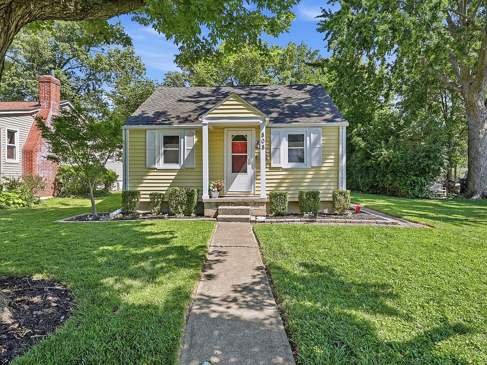 1st image of 808 W 9th St