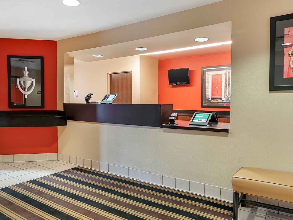 Lobby and Guest Check-in