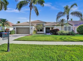 8831 Southern Orchard Rd S, Fort Lauderdale, FL 33328