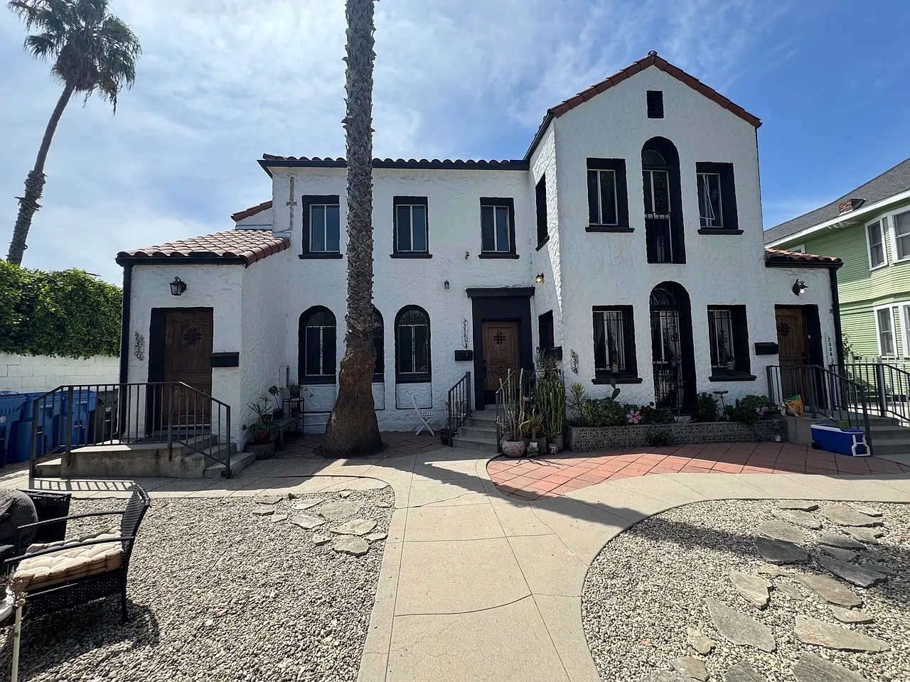 3 bed, 1200 sqft, $3,150 — Photo 2