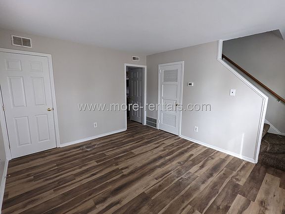 2nd image of 733-735 Valerie Ln