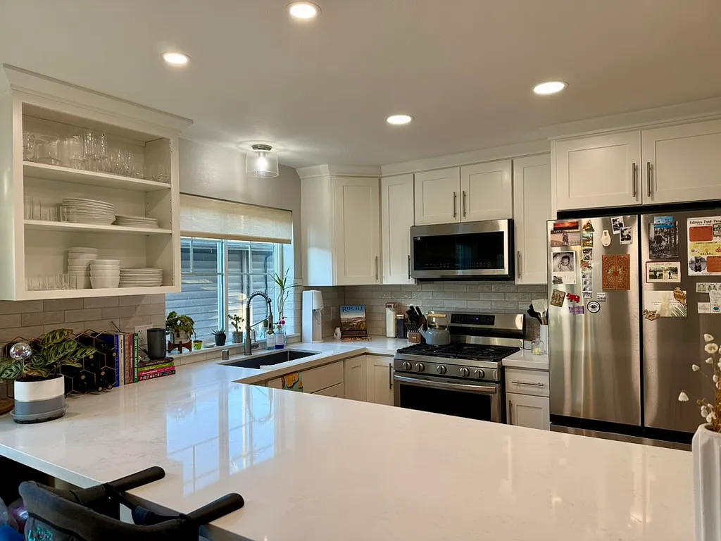 3 bed, 1410 sqft, $3,550 — Photo 3
