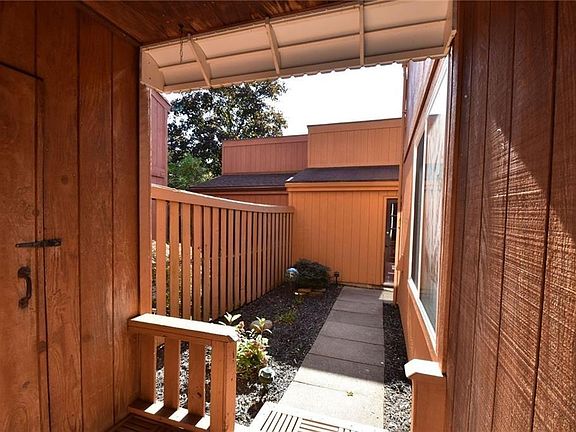 2nd image of 40 Tilegate Gln