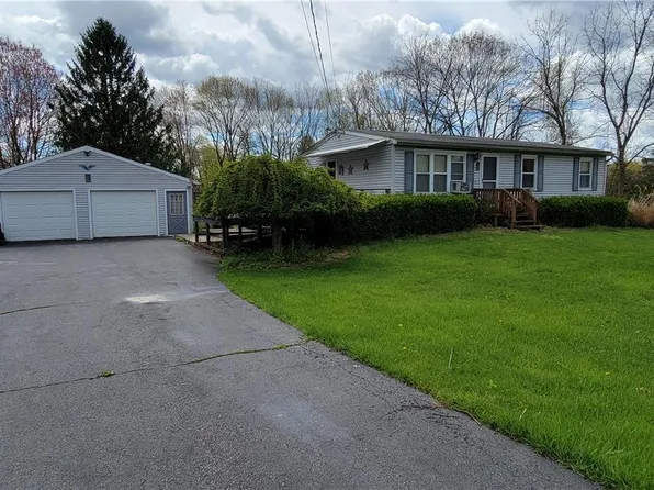21 Ramblewood Dr, Bangor, PA 18013
