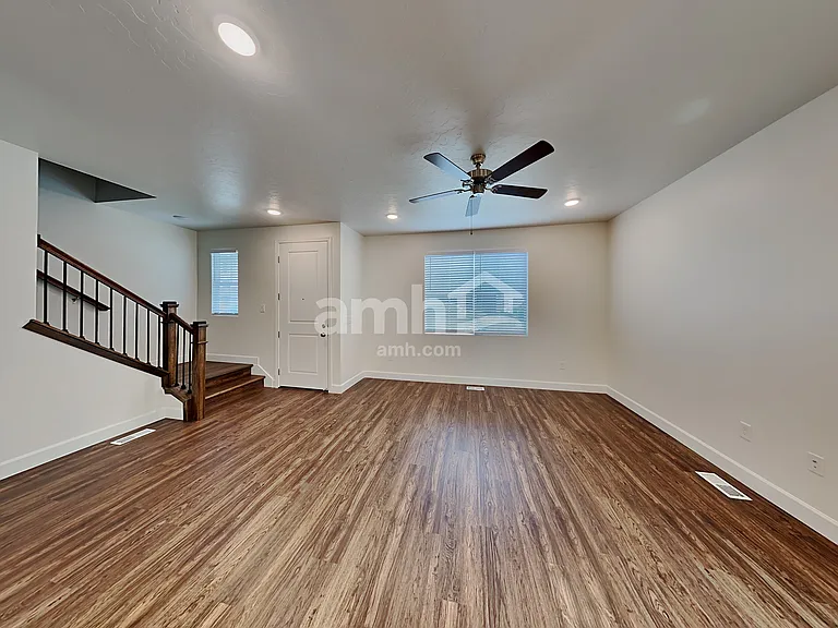 6744 N Silver Creek Dr — Photo 4