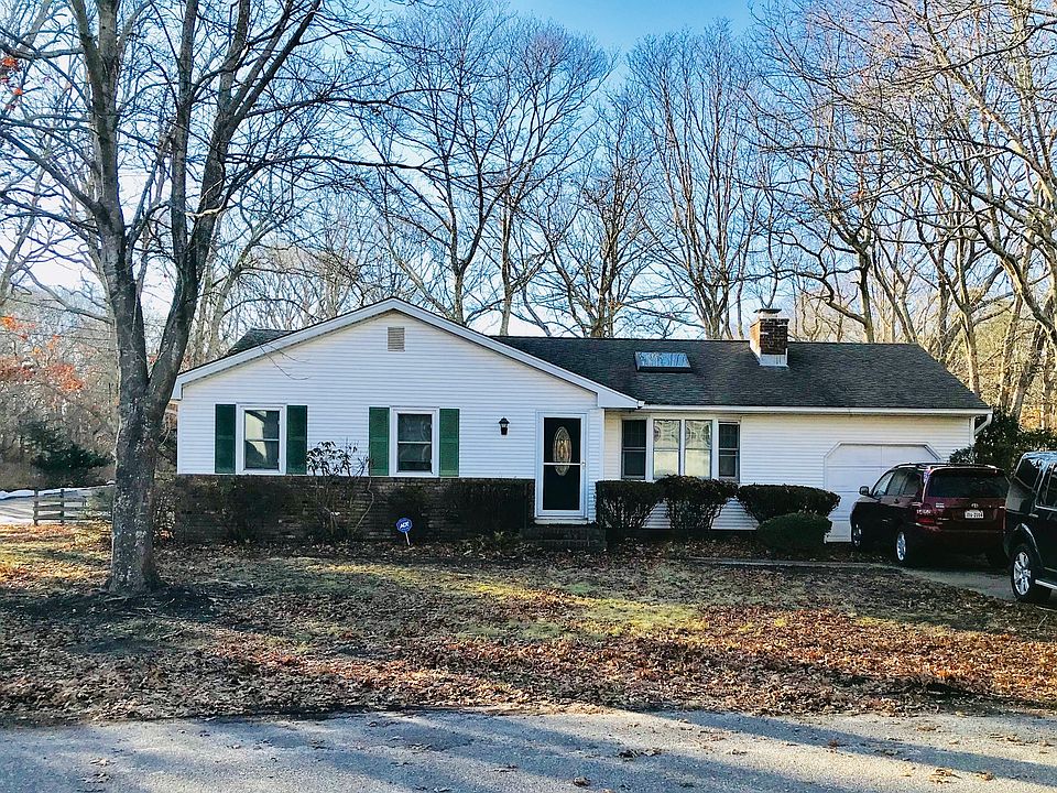1st image of 28 Harvard Dr