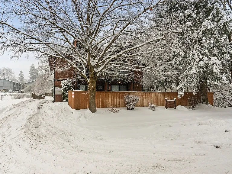 3128 E 28th Ave — Photo 3