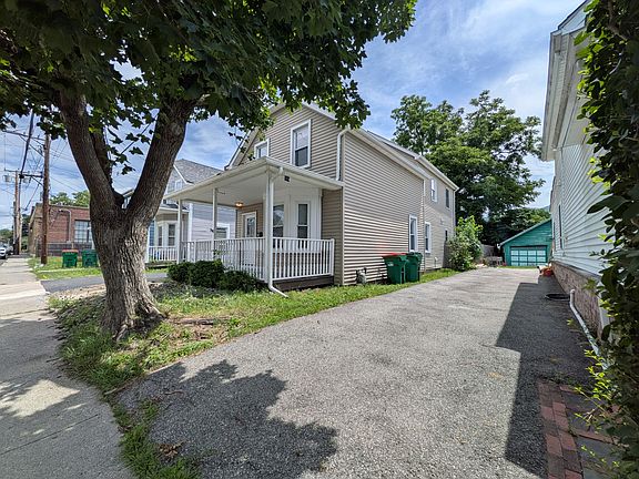 2nd image of 10 S Walnut St