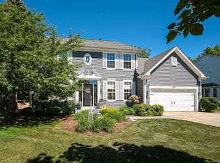 897 Hampton Dr, Carol Stream, IL 60188