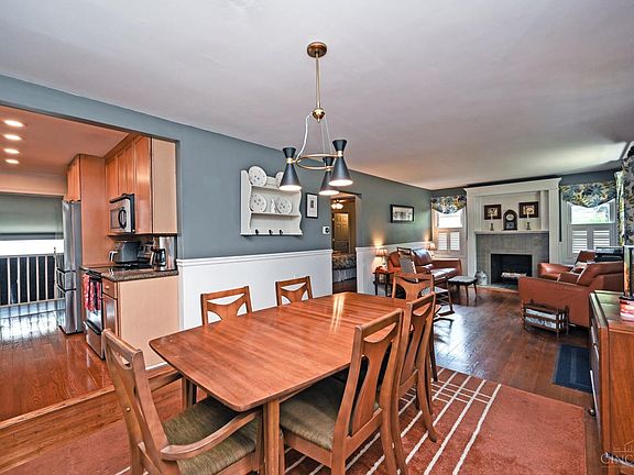 4th image of 7010 Wooster Pike