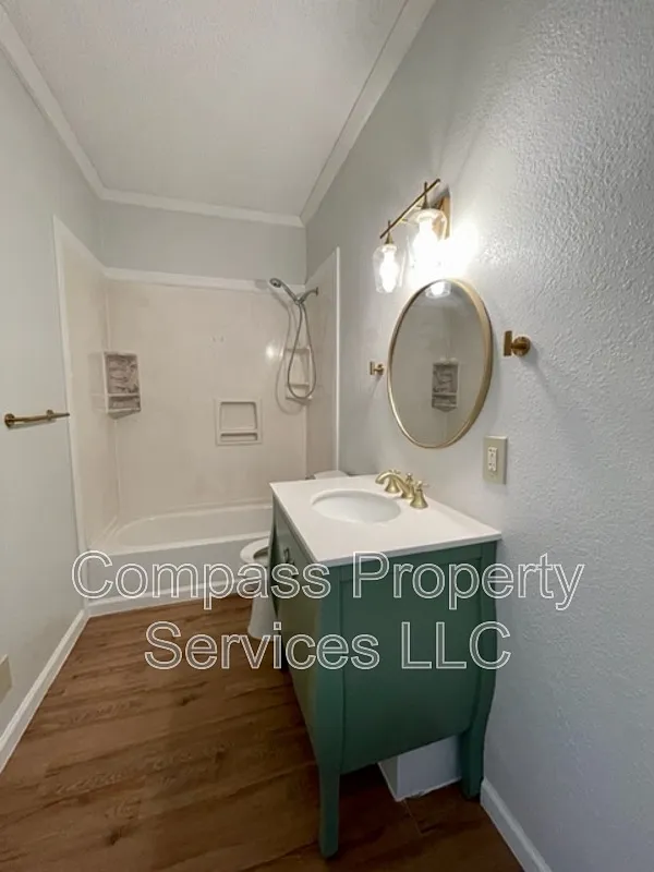 3 bed, 2.0 bath, 1183 sqft, $1,700 — Photo 4