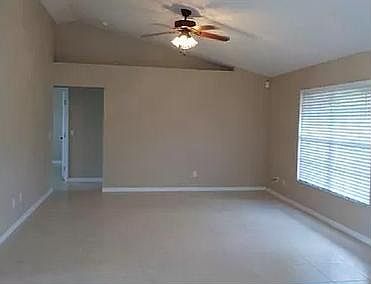 2nd image of 147 SE 19th Ln