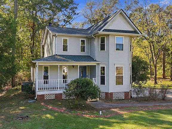 3rd image of 296 Hidden Valley Dr