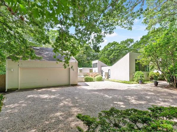 2 Old Orchard Lane, East Hampton, NY 11937