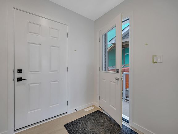 5th image of 710 22nd St NW