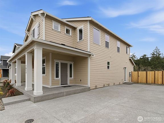 2nd image of 1612 Lorraine Way