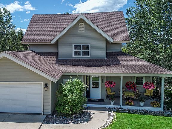 3rd image of 27389 Brandon Cir