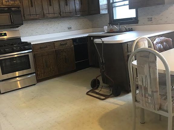 3rd image of 5979 N Northwest Hwy APT 301