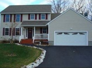 8 Leaor Cir, Hudson, NH 03051