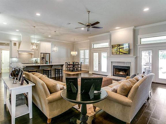 5th image of 1021 Charing Cross Dr