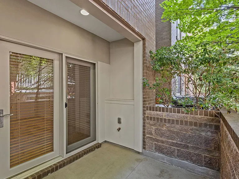 420 Queens Rd #7 — Photo 26