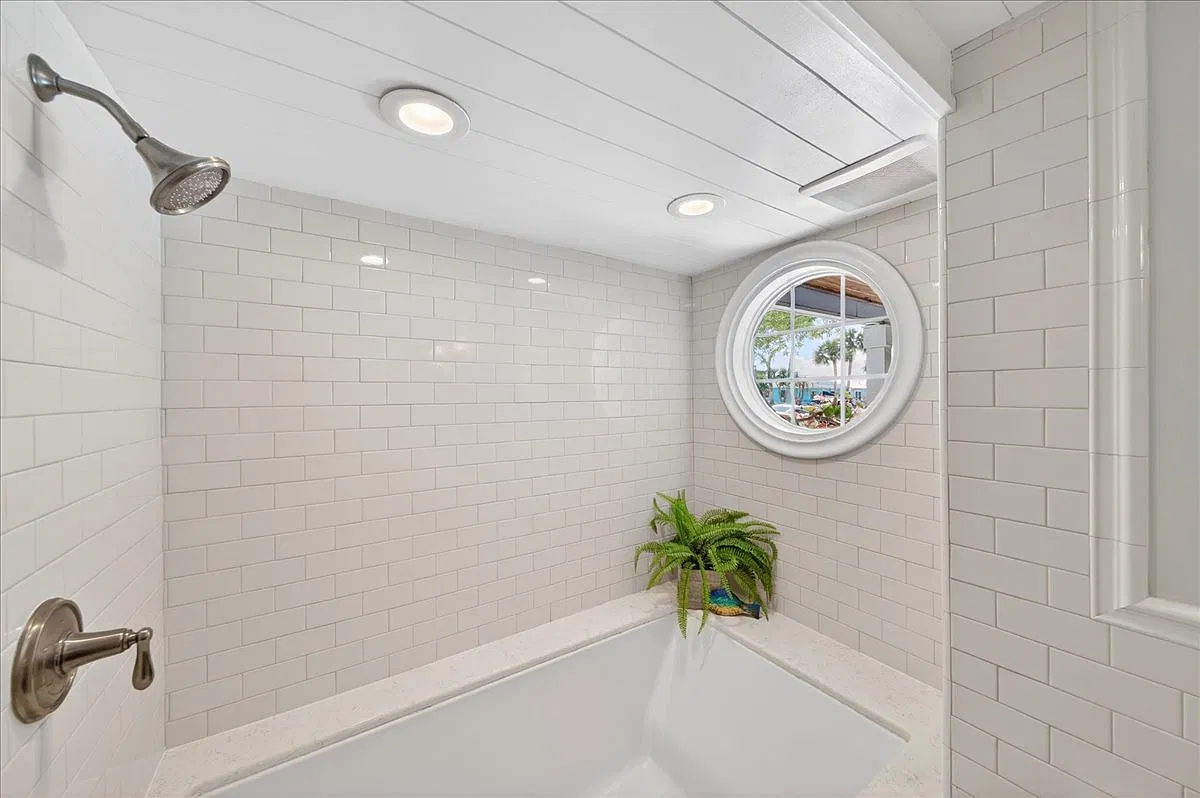 3 bed, 1404 sqft, $4,000 — Photo 4