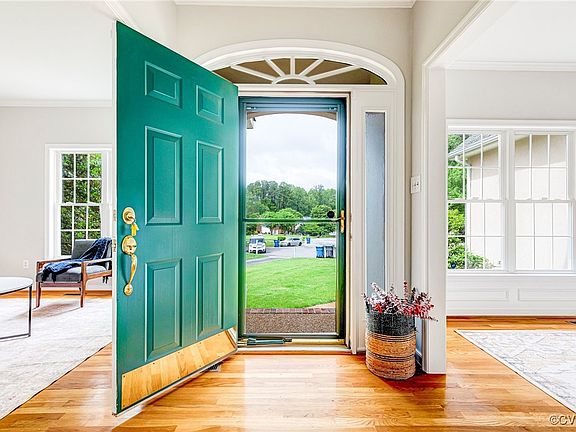 3rd image of 8132 Perrincrest Pl