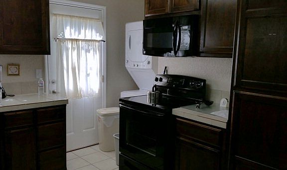 5th image of 311 S Lewis Ave