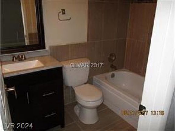 3rd image of 809 Rock Springs Dr APT 101