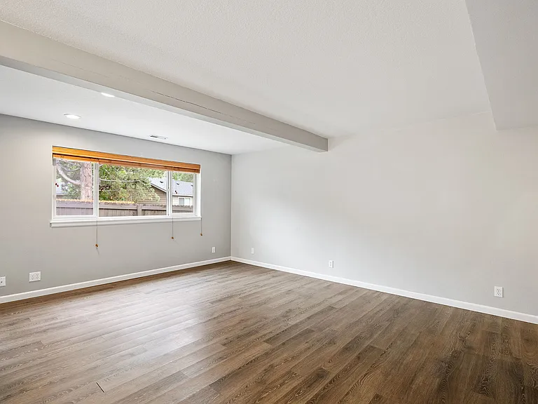 1801 NE Purcell Blvd #11 — Photo 8