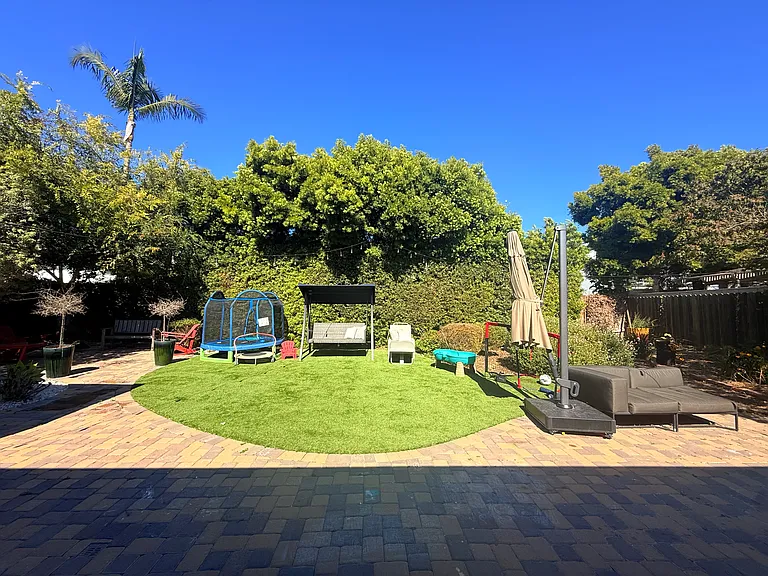16882 Harkness Cir — Photo 29