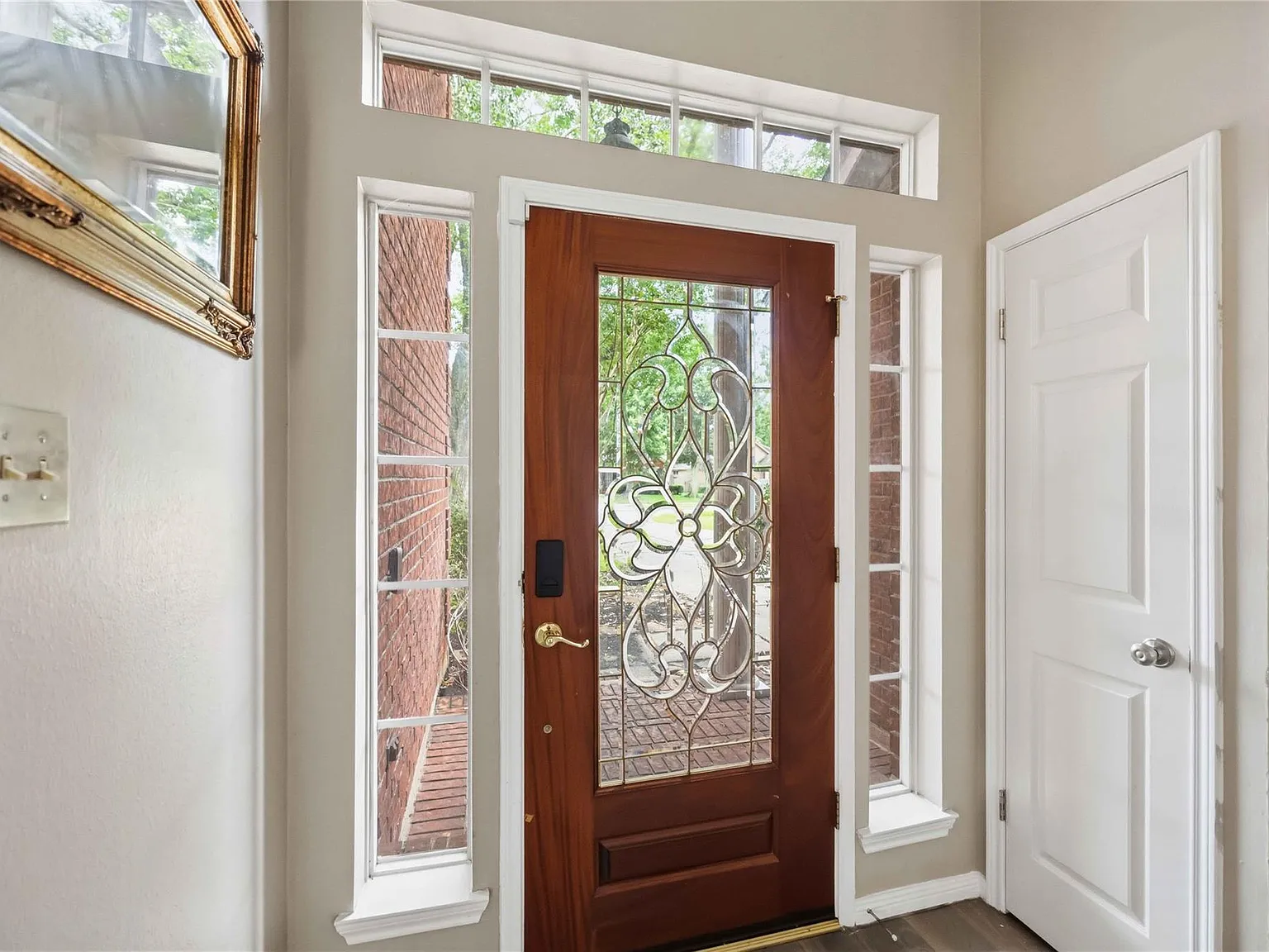 4 bed, 2.5 bath, 2186 sqft, $2,450 — Photo 3