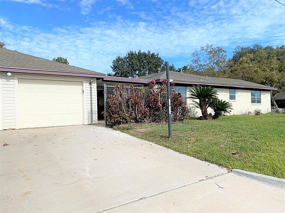 2nd image of 803 Dogwood St