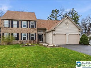2001 Rolling Meadow Dr, Macungie, PA 18062