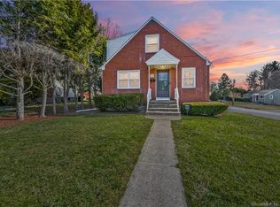 32 5th St, Newington, CT 06111