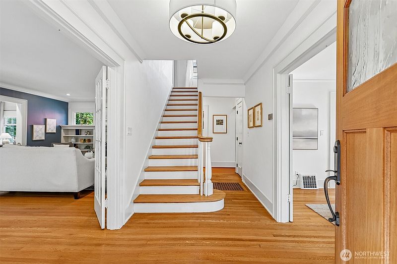 2nd image of 5248 17th Avenue NE