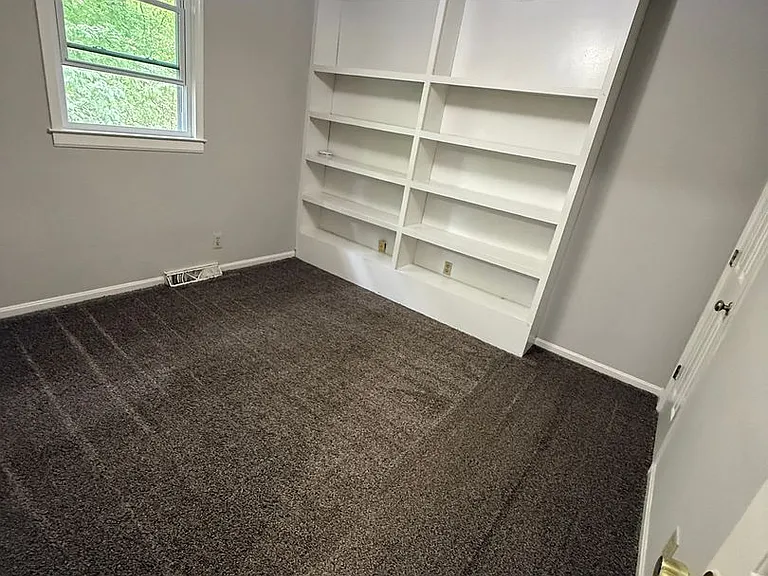 325 Leafmore Rd SW — Photo 11