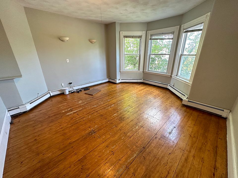 1st image of 394 Centre St #2