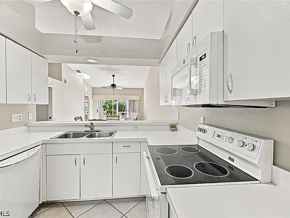 4th image of 10808 King George Ln #2602