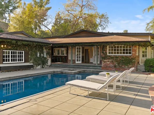 4880 Corbin Ave, Tarzana, CA 91356