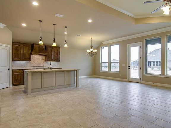 4th image of 307 Oar Wood Dr