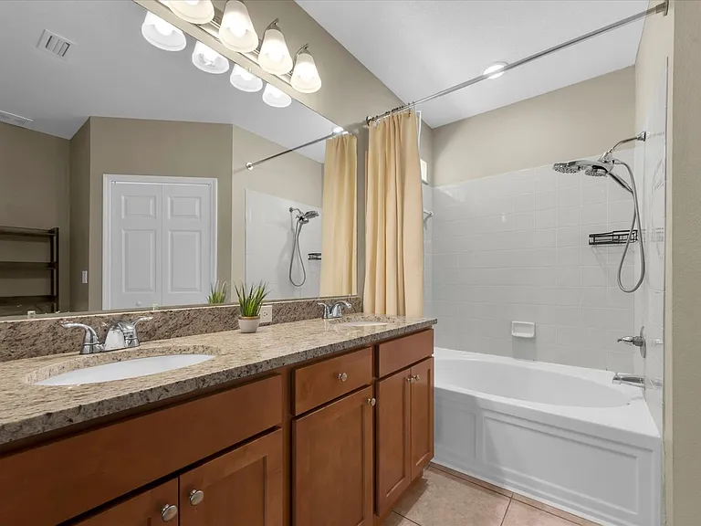 10825 Newbridge Dr — Photo 31