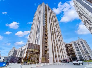 9075 Jane St #1207, Vaughan, ON L4K 0L7