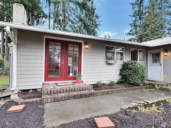 3rd image of 1724 165th Street Ct E