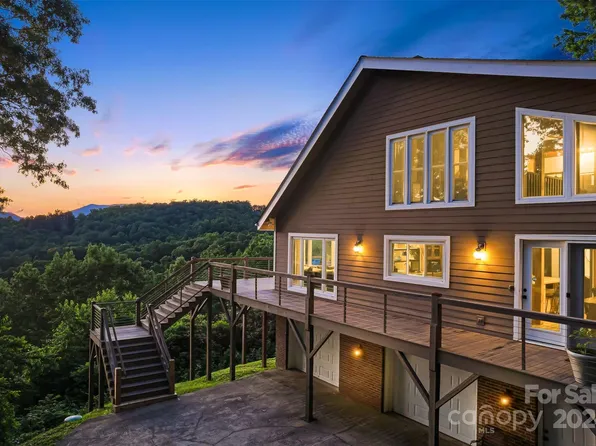 140 Camby Dr, Fairview, NC 28730