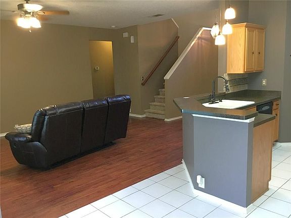 5th image of 4740 Parkmount Dr