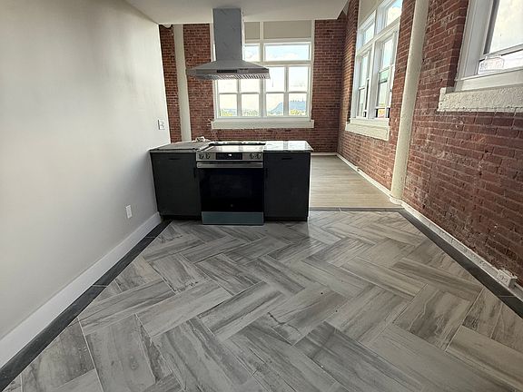 2nd image of 275 Chapel St #4-A