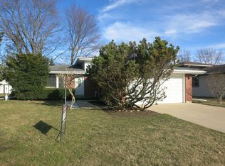 921 Sycamore Ln, Bartlett, IL 60103